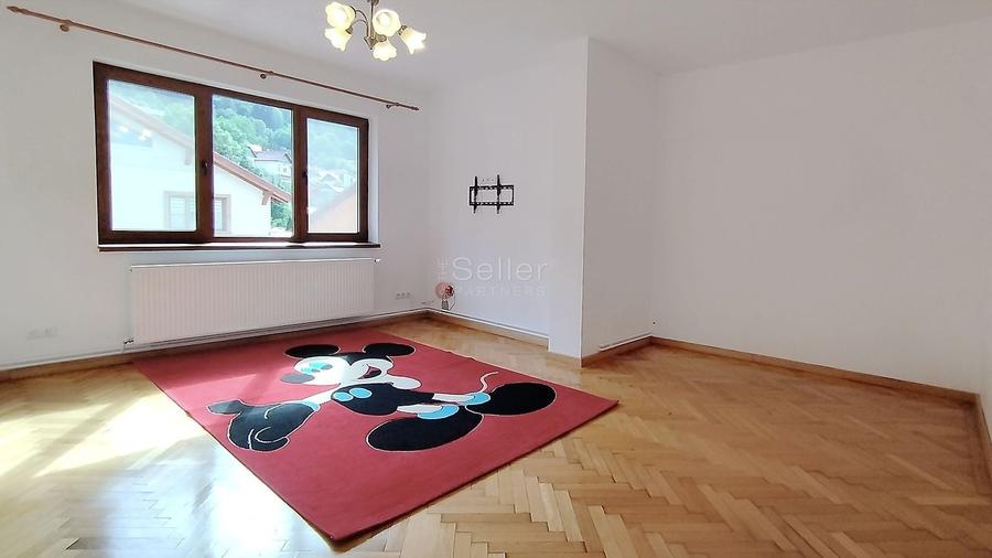 Apartament cu 4 camere decomandat, mobilat în Centrul Istoric