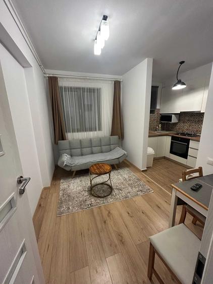 Apartament cu 2 camere semidecomandat în Roșu