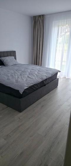 Apartament cu 2 camere decomandat, mobilat în Tractorul