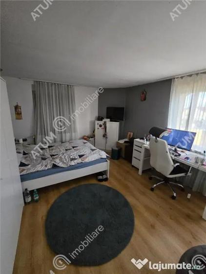 Casă cu 8 camere cu Teren 500 Mp în Vasile Aaron