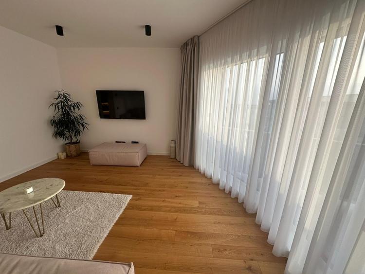 Duplex cu 4 camere cu Garaj în Nord-Est