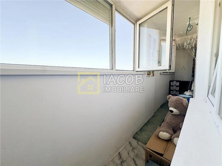 Apartament cu 2 camere decomandat în Cornișa