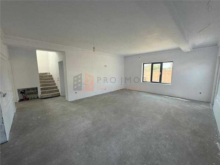 Casă individuală cu 4 camere cu Teren 550 Mp în Pleșești (Berca)