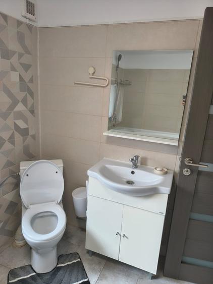 Apartament cu 2 camere decomandat, mobilat în Peninsula