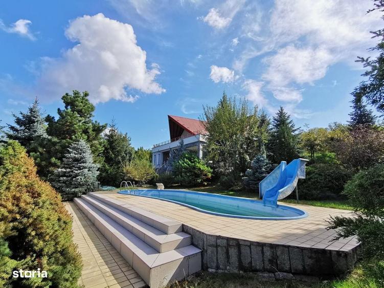 Casă cu 4 camere în Bucium