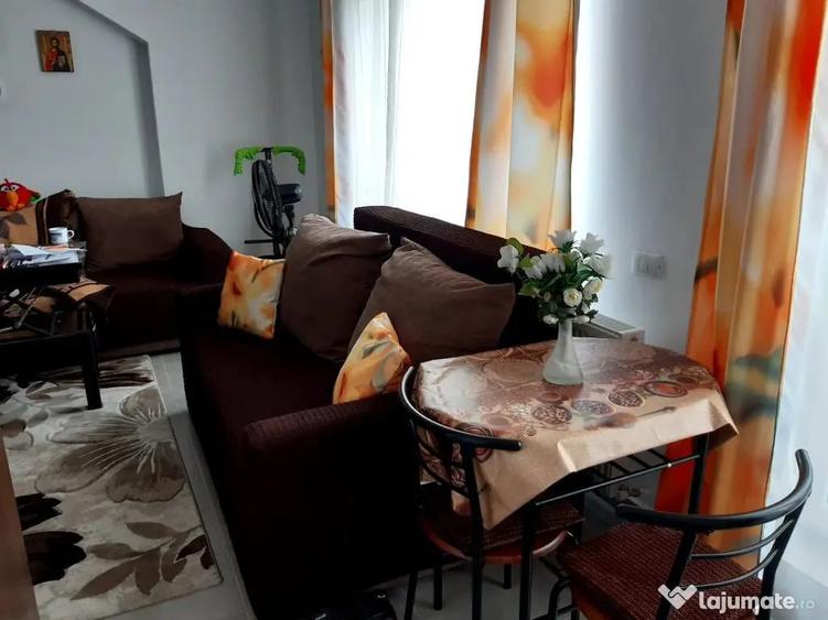 Apartament cu 2 camere semidecomandat în Uverturii