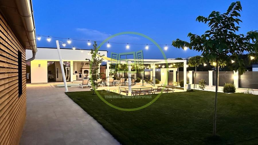 Casă individuală cu 4 camere cu Piscina în Cârcea