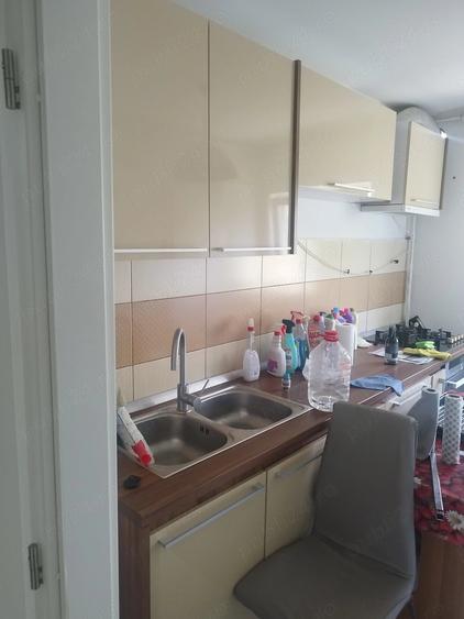 Apartament cu 3 camere semidecomandat în Șagului