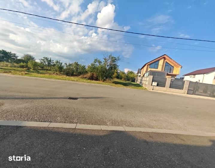 Teren de 1600 mp, în Central