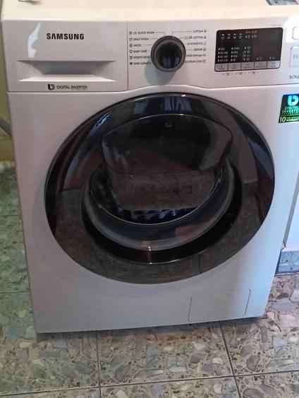 Apartament cu 3 camere semidecomandat în Titan