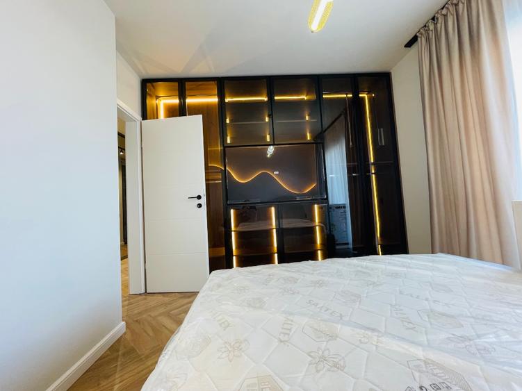 Apartament cu 3 camere semidecomandat în Florești