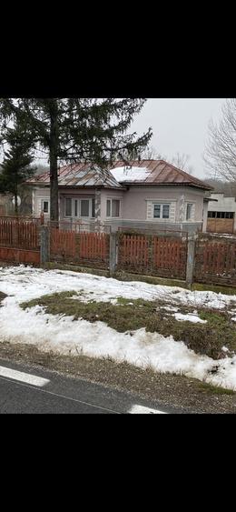 Casă cu 4 camere cu Teren 455 Mp în Central