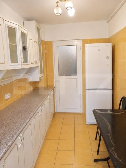 Apartament cu 3 camere decomandat, mobilat în Complex Studențesc