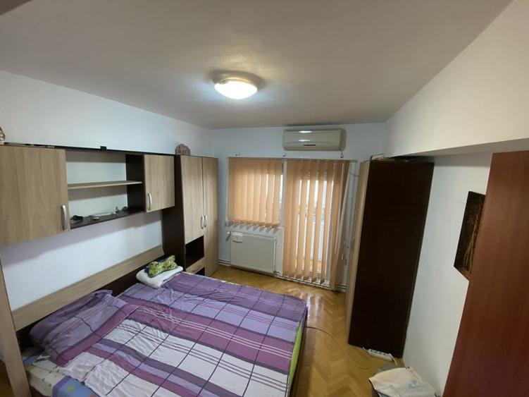 Apartament cu 4 camere decomandat în Șagului