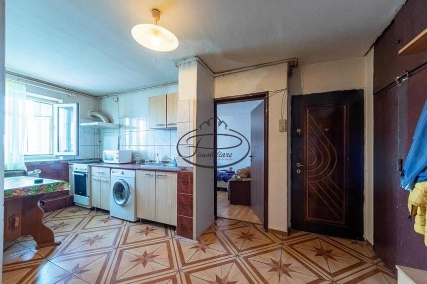 Apartament cu 3 camere, mobilat în Berceni