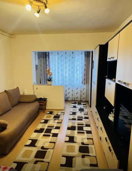 Garsonieră decomandată în Central