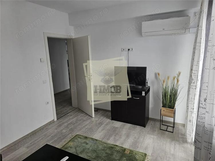 Apartament cu 4 camere, mobilat în Central