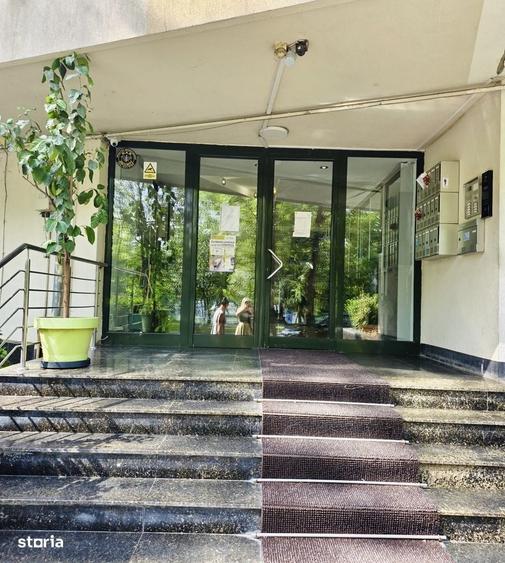 Apartament cu 4 camere decomandat în Herăstrău