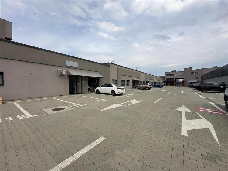 Birou, de 190 mp, în Baza 3