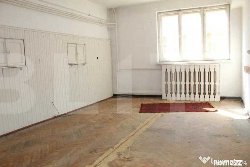 Spațiu comercial, de 1,557 mp, în Central