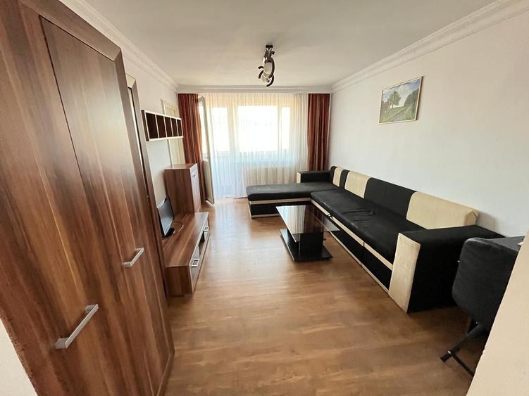 Apartament cu 3 camere decomandat, mobilat în Central