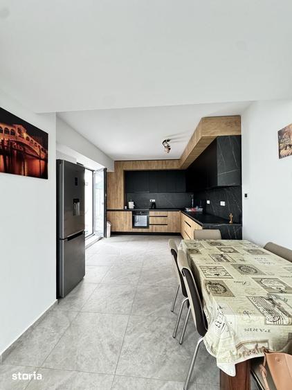 Apartament cu 4 camere în Dârste