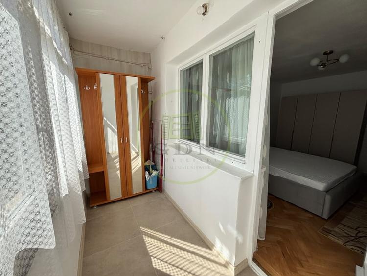 Apartament cu 3 camere decomandat, mobilat în Valea Rosie