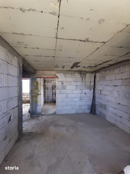 Casă cu 8 camere cu Teren 818 Mp în Cârcea