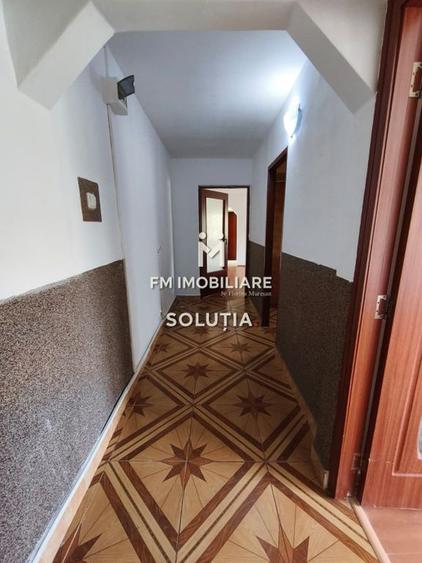 Apartament cu 3 camere semidecomandat în Central