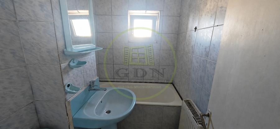 Apartament cu 2 camere semidecomandat, mobilat în Craiovița Nouă