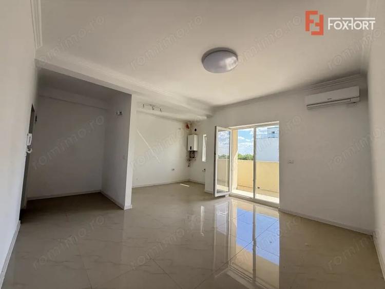 Apartament cu 3 camere semidecomandat în Torontalului