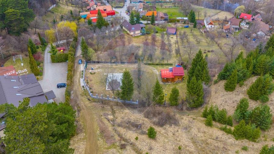 Teren Construcții intravilan de 857 mp, în Nord-Est