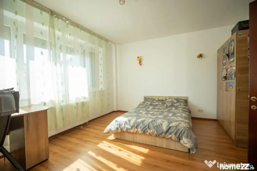 Casă cu 6 camere cu Teren 558 Mp în Central