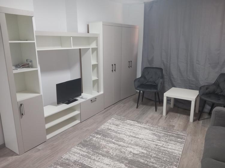 Garsonieră decomandată în Unirii