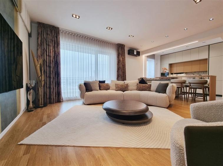 Apartament cu 2 camere semidecomandat, mobilat în 1 Mai