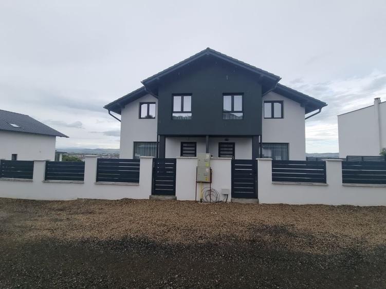 Casă cu 3 camere cu Teren 300 Mp în Remetea