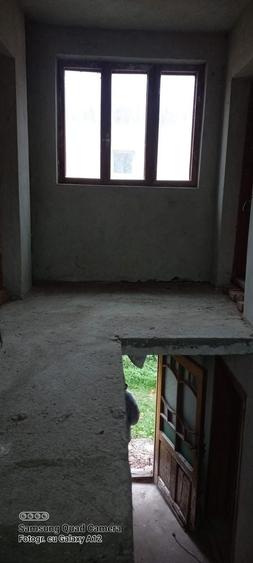 Casă cu 4 camere în Lunca