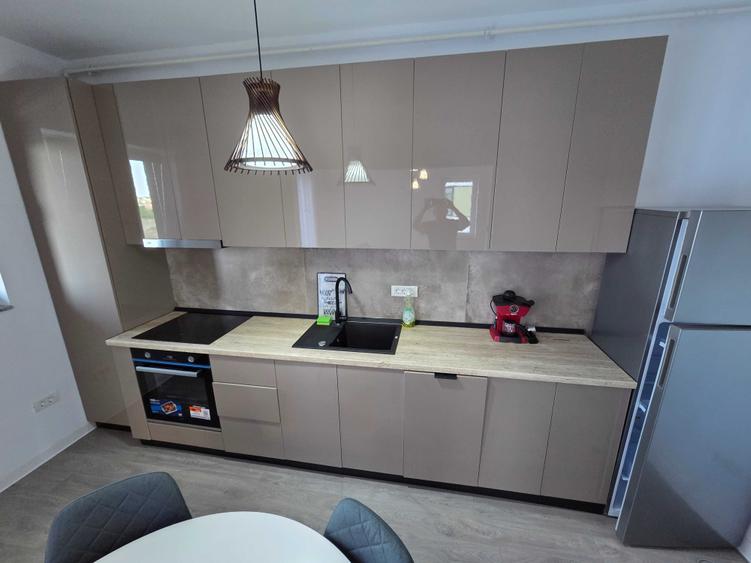 Apartament cu 2 camere decomandat în Giroc