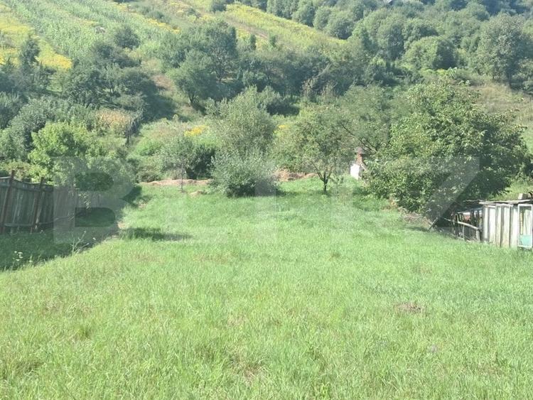 Teren Construcții intravilan de 1600 mp, în Est