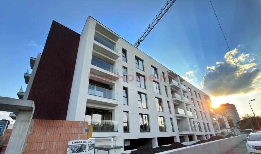 Apartament cu 4 camere decomandat în 1 Decembrie 1918