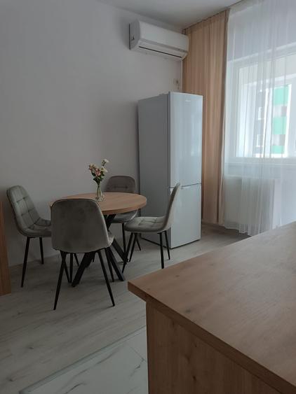 Apartament cu 2 camere semidecomandat în Roșu