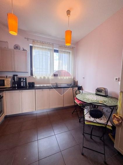 Apartament cu 3 camere decomandat în Kiseleff