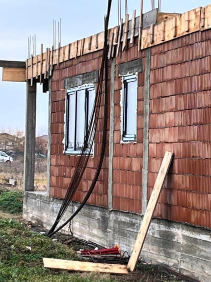 Casă cu 3 camere în Dumbrava