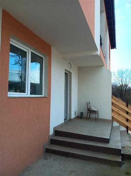 Casă cu 4 camere cu Teren 200 Mp în Vișani