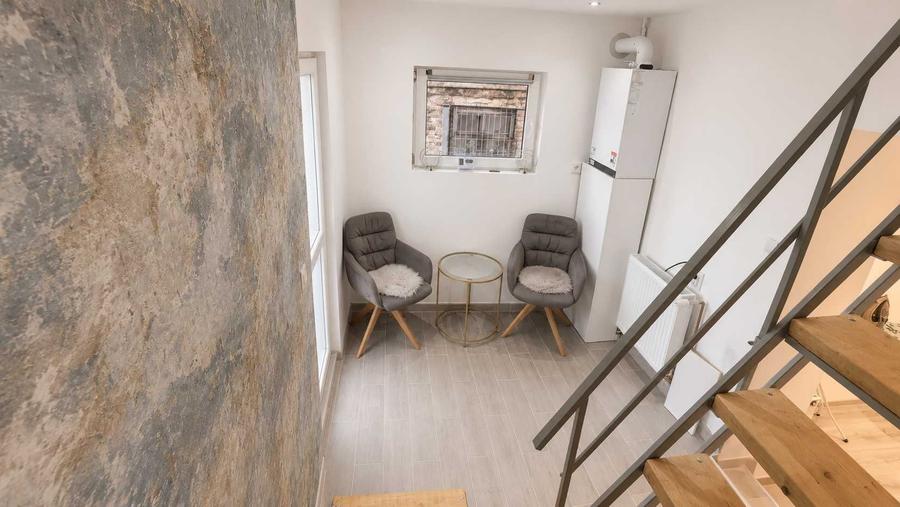 Vand casa mobilata si renovata in Piata Cluj - 4