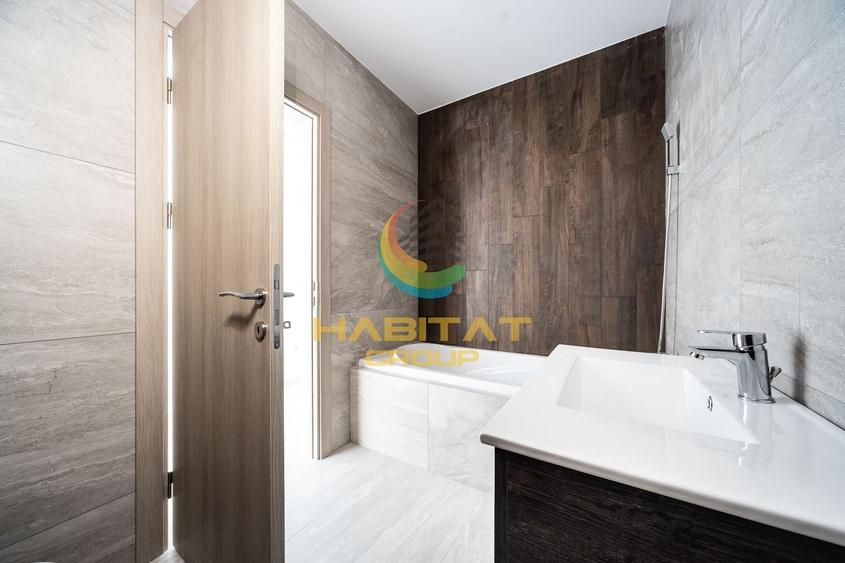 Apartament cu 3 camere semidecomandat în Berceni