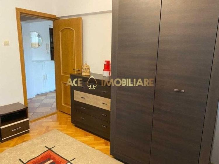 Apartament cu 2 camere decomandat, mobilat în Calea Călărașilor