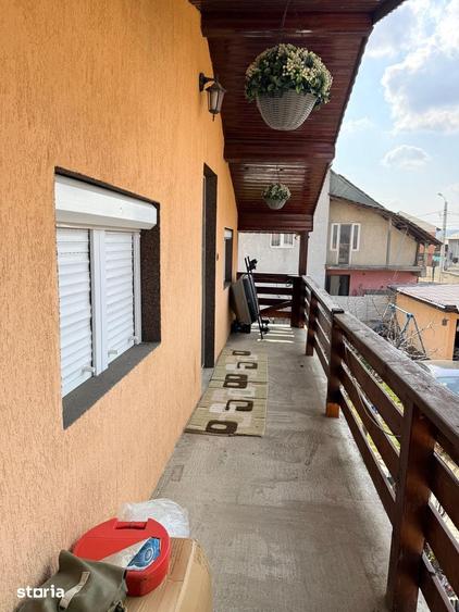 Casă cu 4 camere cu Teren 484 Mp în Romanești