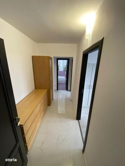 Apartament cu 3 camere semidecomandat, mobilat în Titan