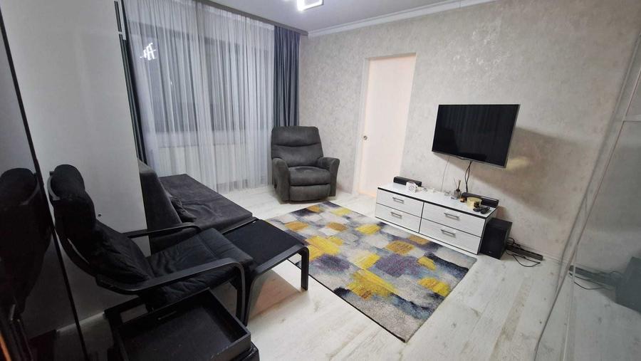 Apartament cu 2 camere semidecomandat în Strejnicu